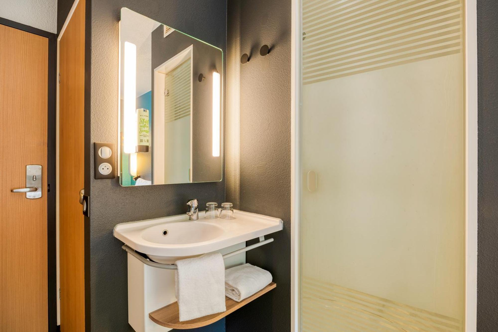 B&B Hotel Liege Rocourt Exterior photo