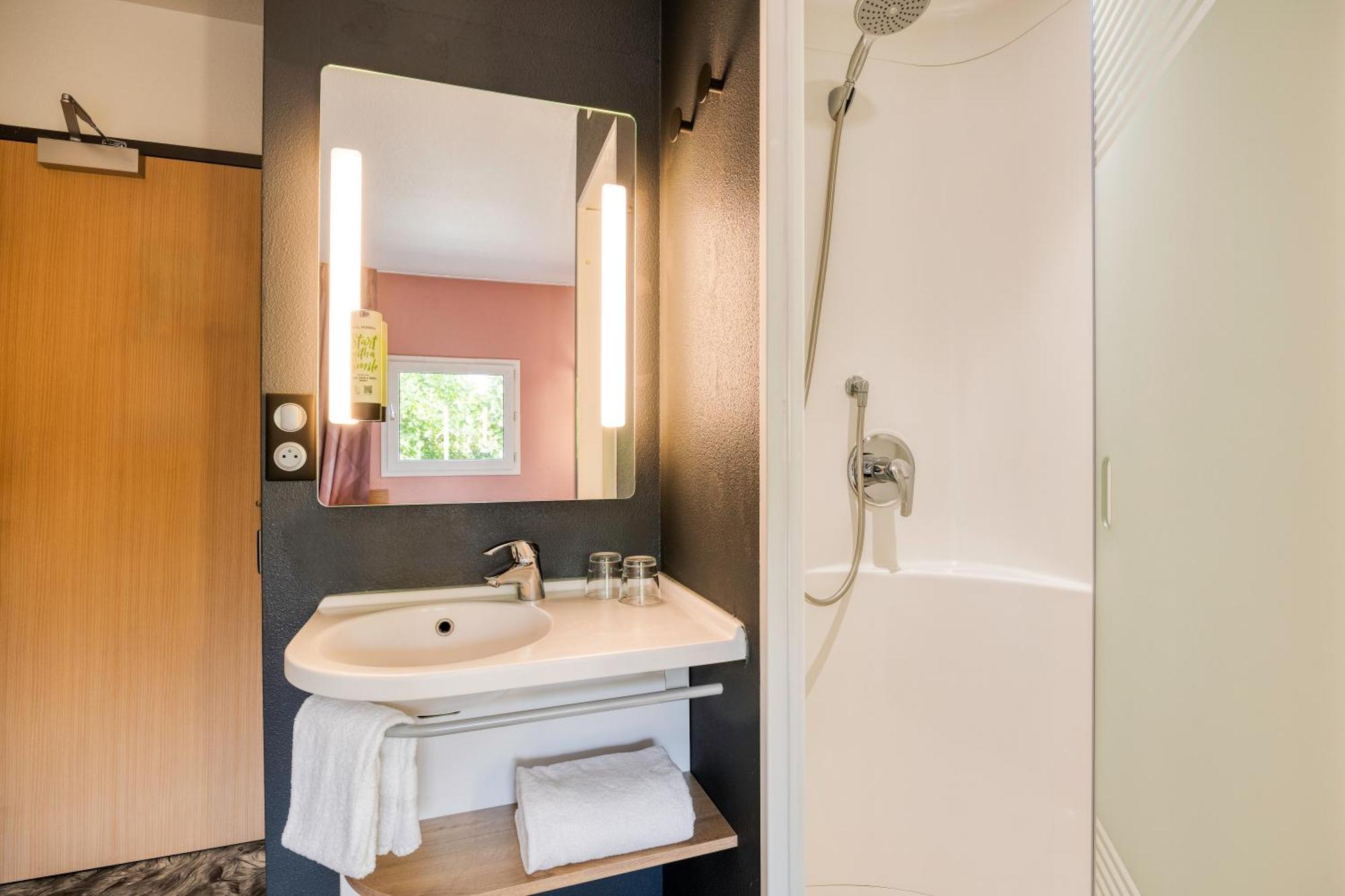 B&B Hotel Liege Rocourt Exterior photo